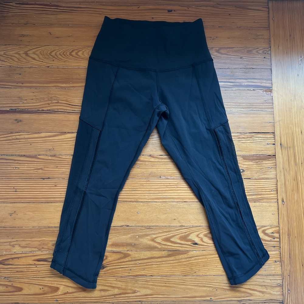 Lulu Cropped Black Leggings